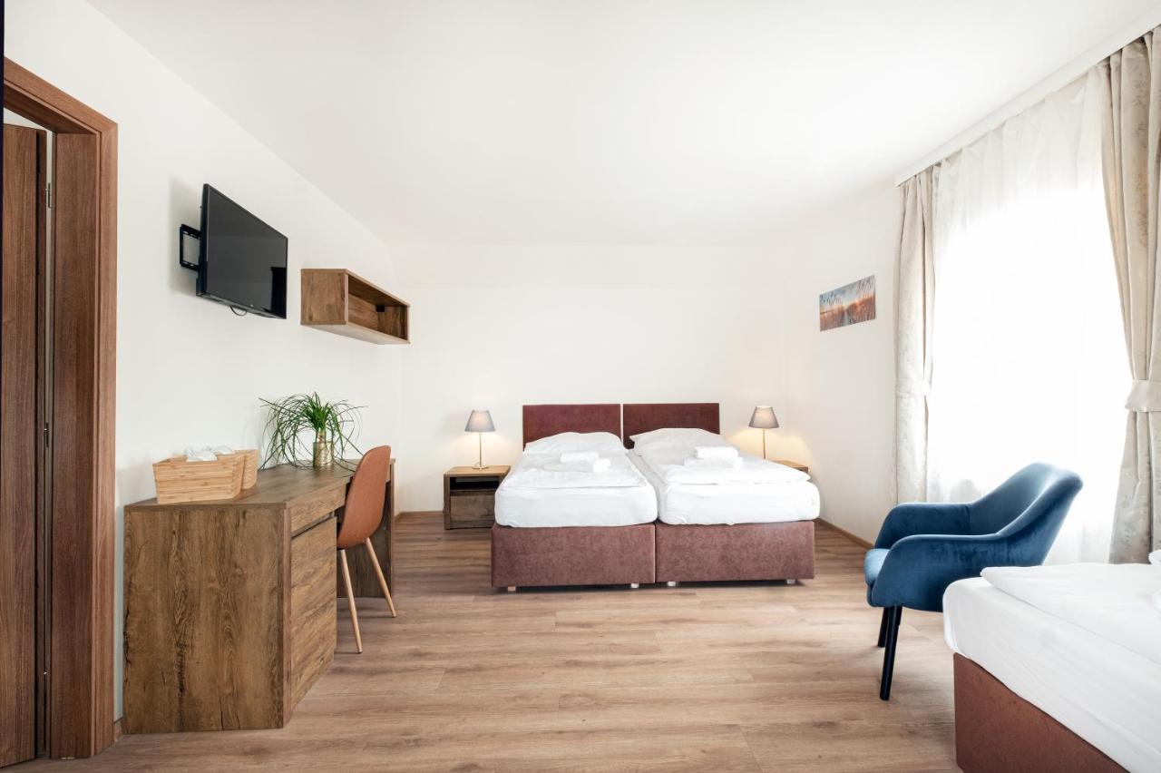Hotel U Cisare Mirošovice Dış mekan fotoğraf