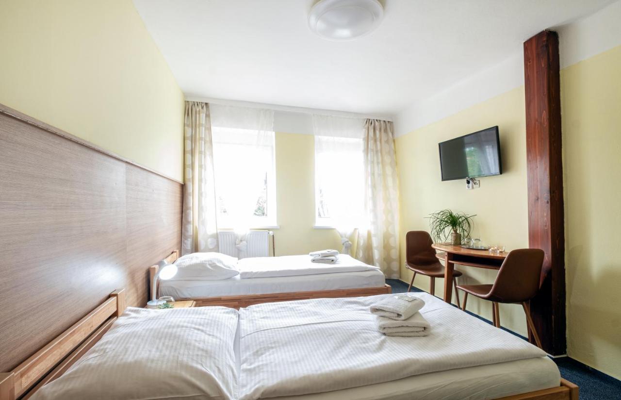 Hotel U Cisare Mirošovice Dış mekan fotoğraf
