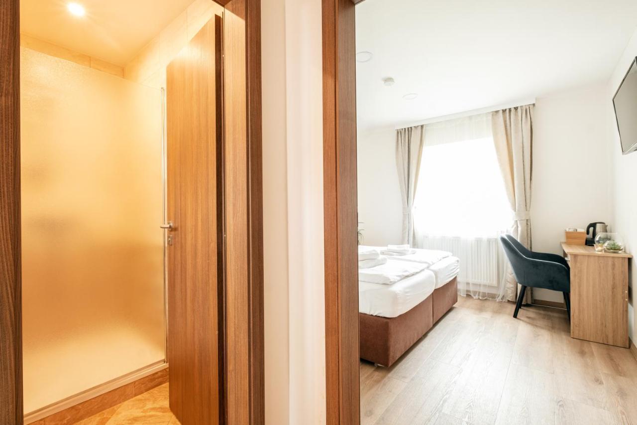Hotel U Cisare Mirošovice Dış mekan fotoğraf