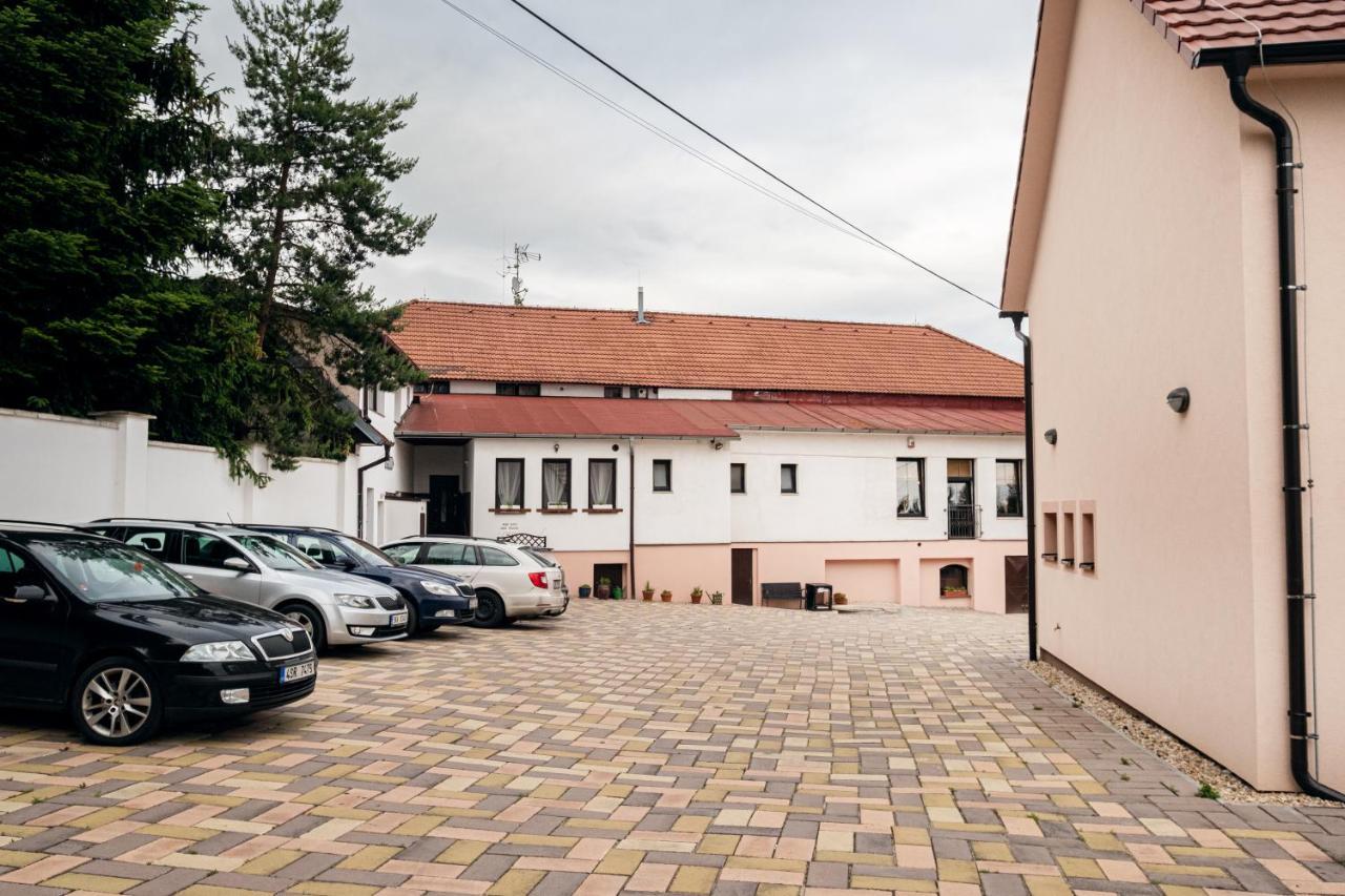 Hotel U Cisare Mirošovice Dış mekan fotoğraf