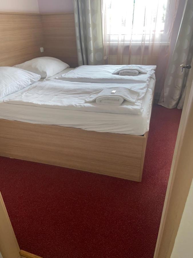 Hotel U Cisare Mirošovice Dış mekan fotoğraf