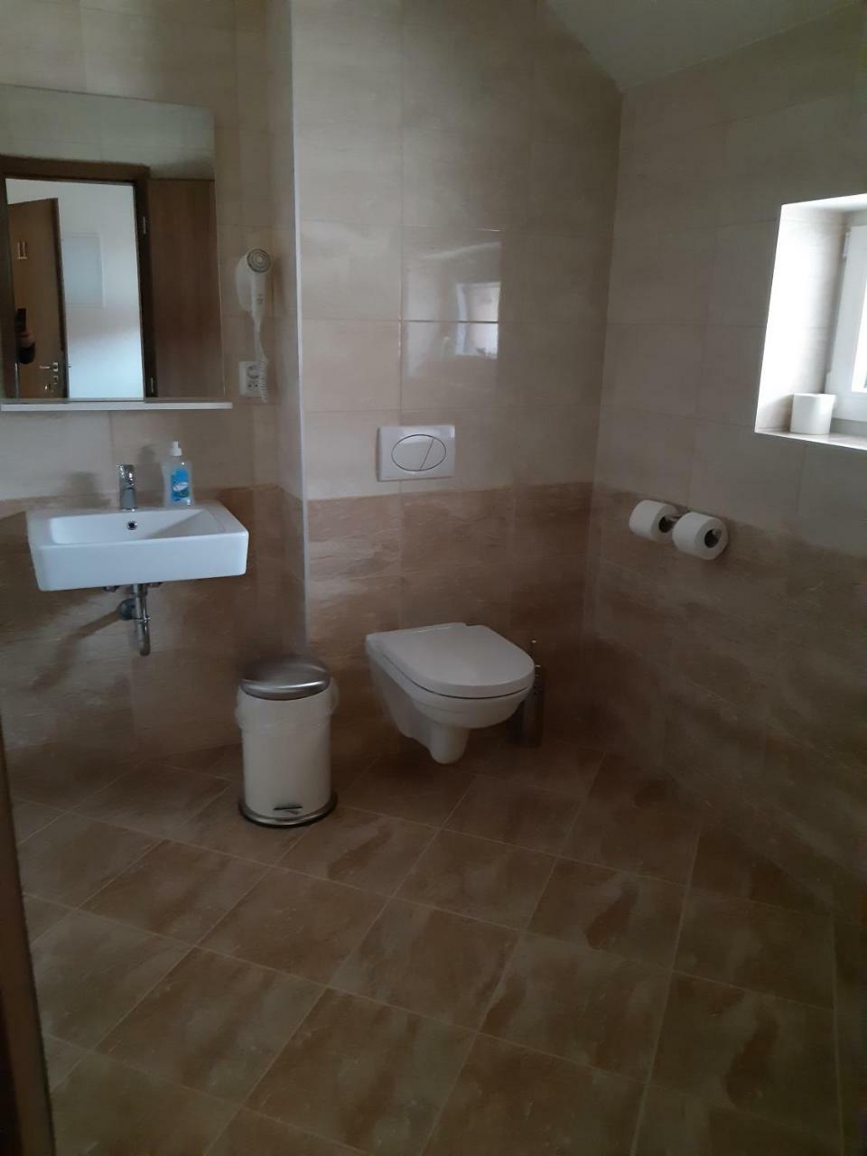 Hotel U Cisare Mirošovice Dış mekan fotoğraf
