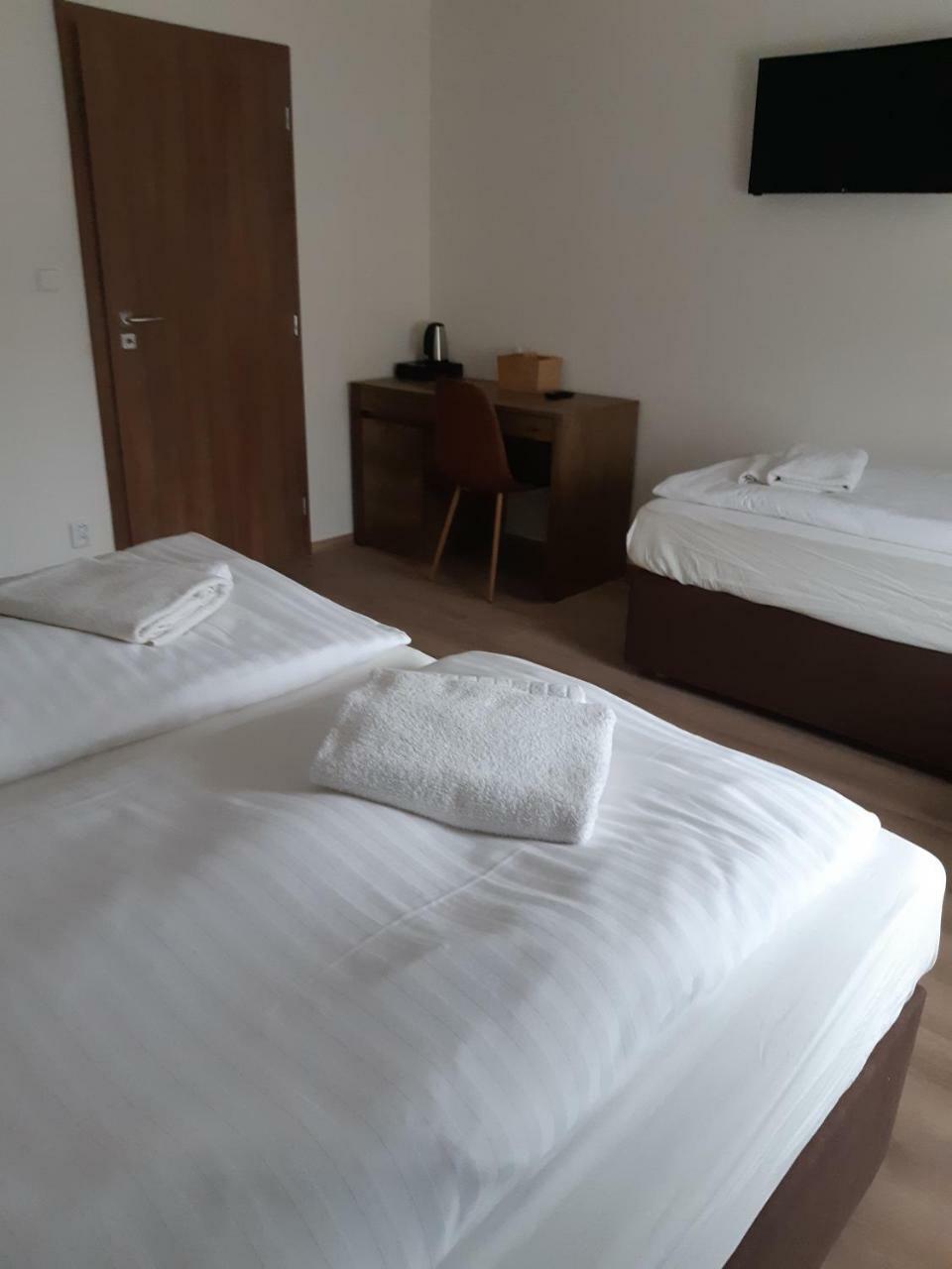 Hotel U Cisare Mirošovice Dış mekan fotoğraf